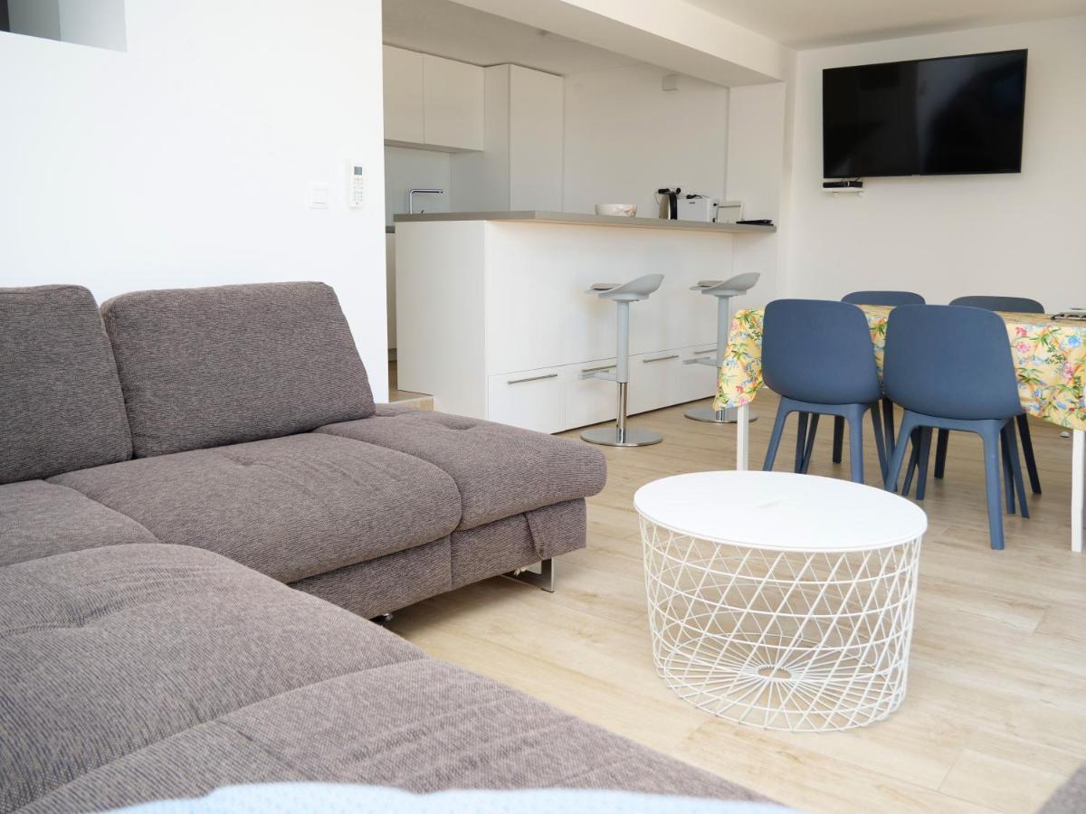 Apartmani Smilja พรีมอชเตน ภายนอก รูปภาพ