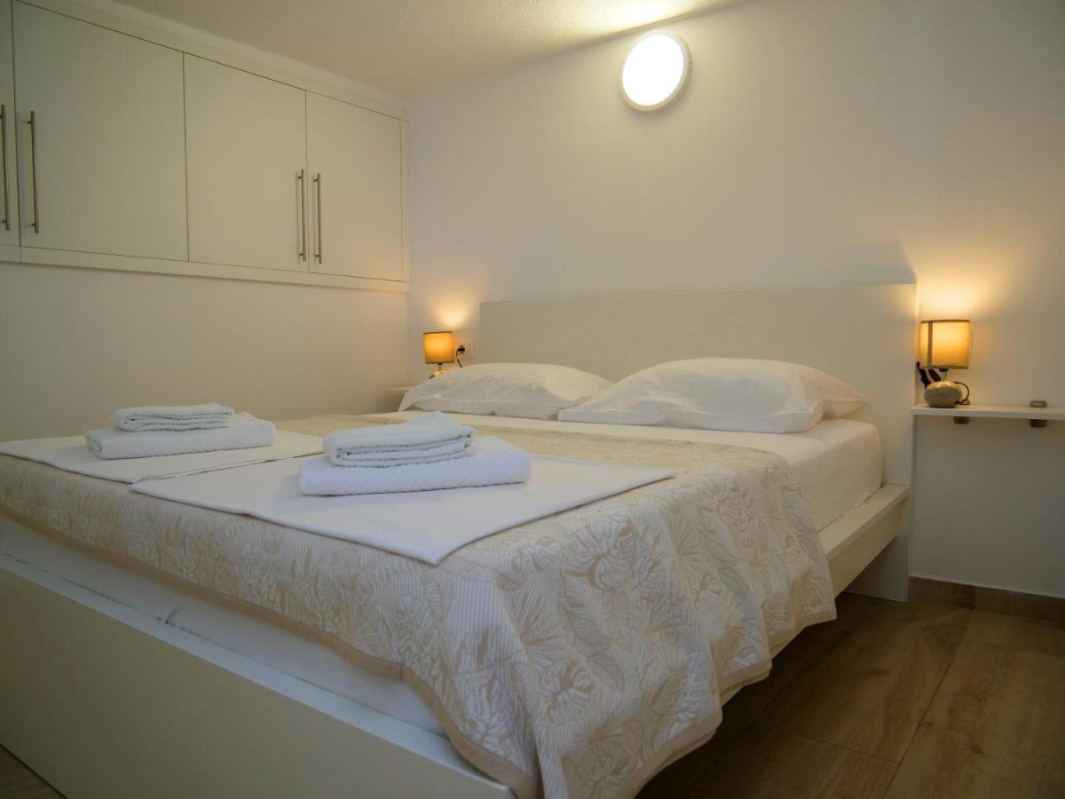 Apartmani Smilja พรีมอชเตน ภายนอก รูปภาพ