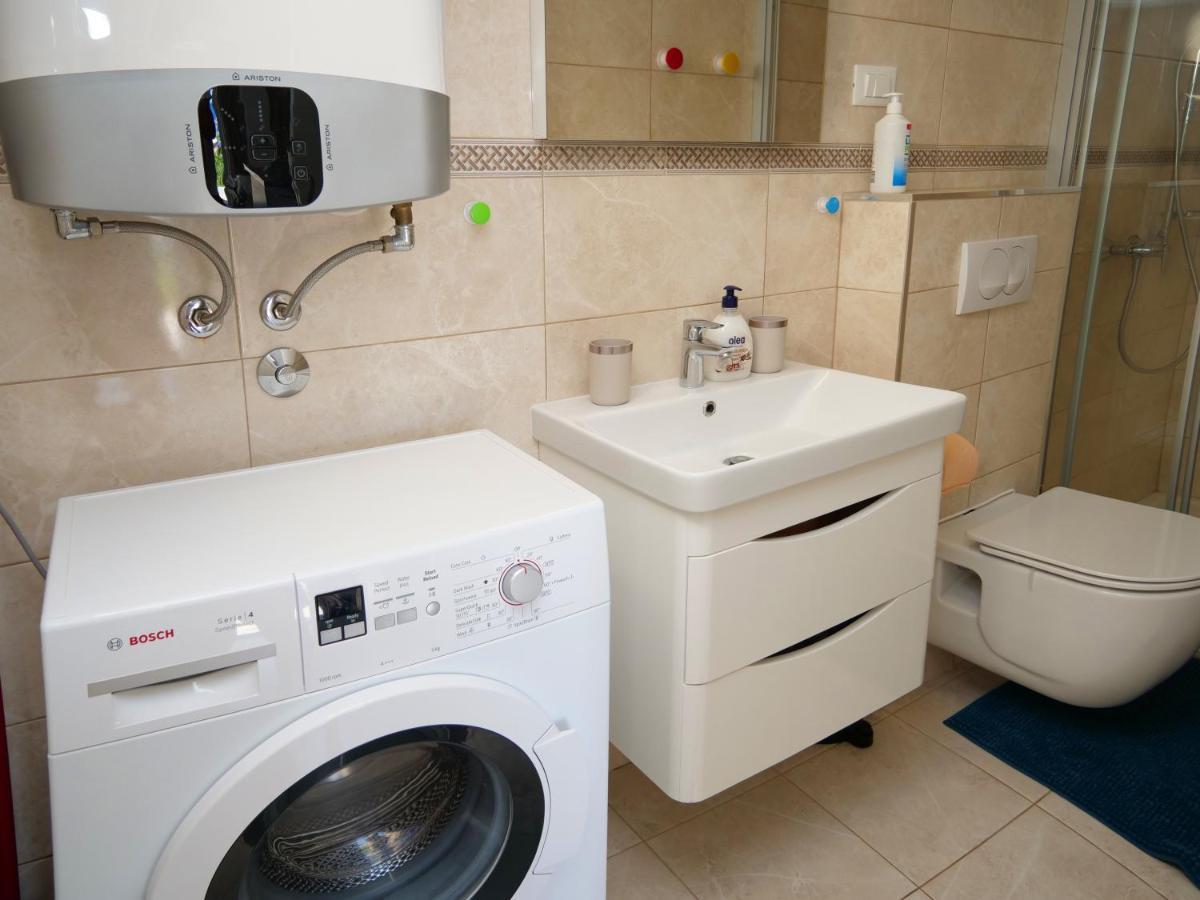 Apartmani Smilja พรีมอชเตน ภายนอก รูปภาพ