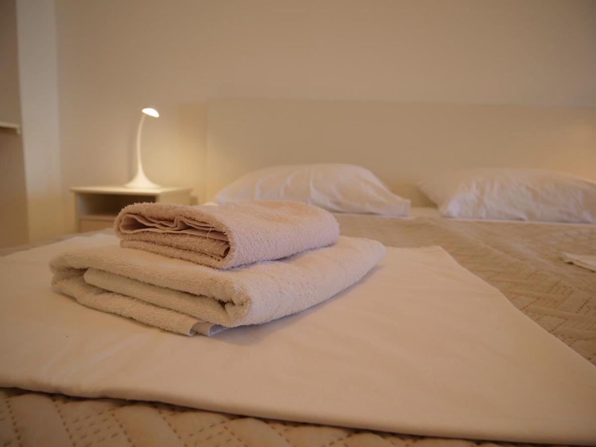 Apartmani Smilja พรีมอชเตน ภายนอก รูปภาพ